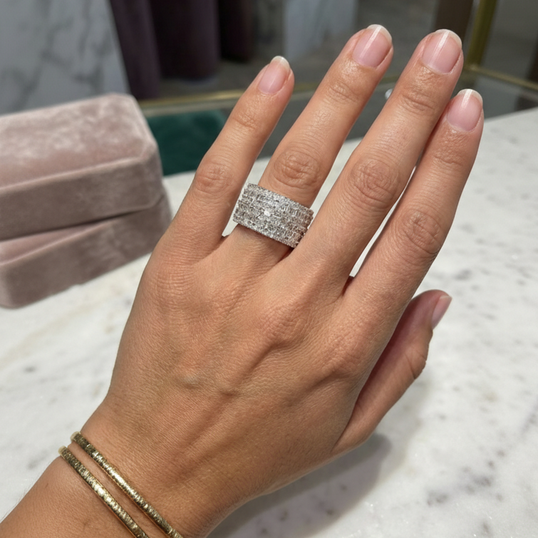 Frozen Galaxy Ring VVS