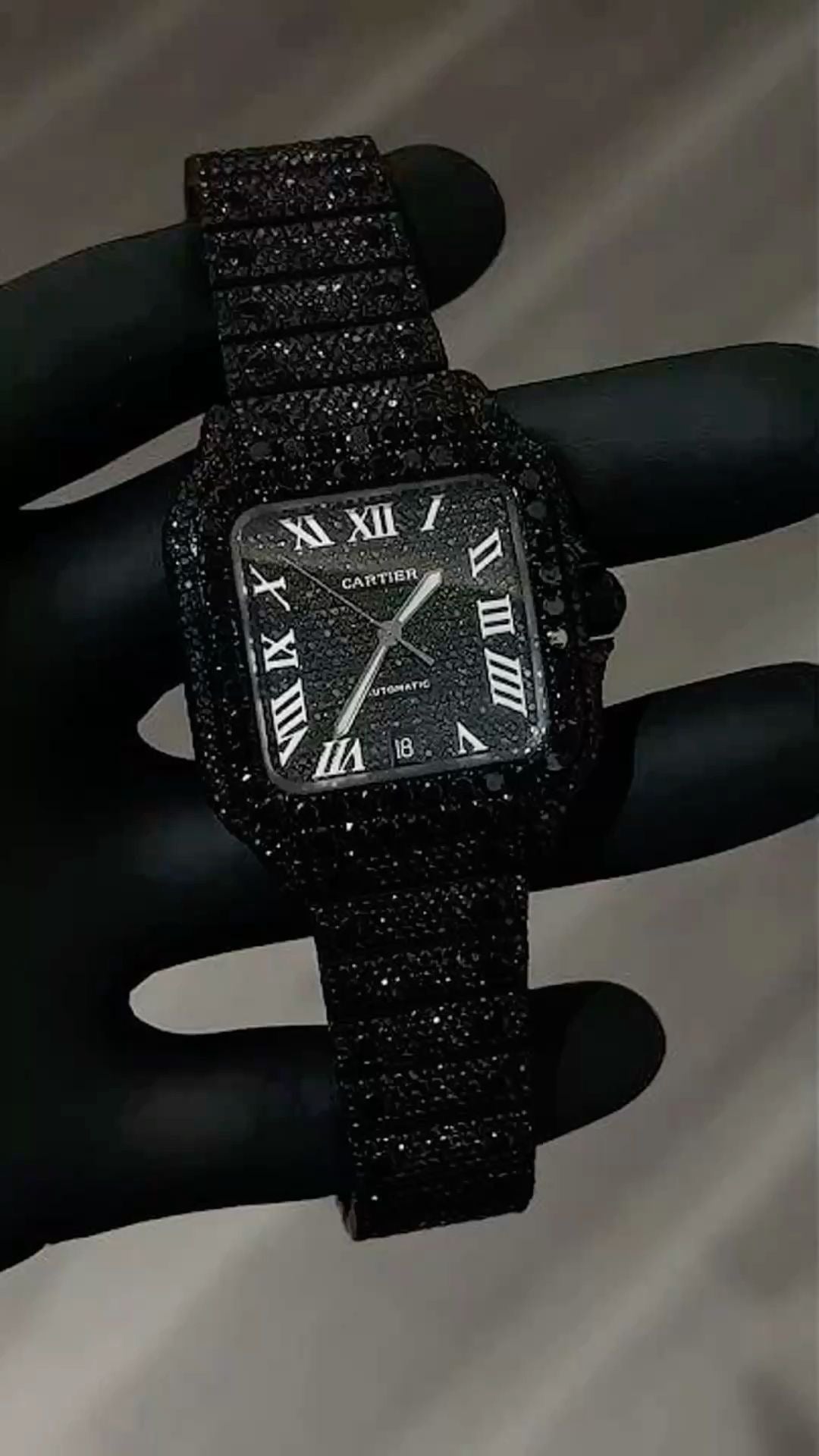 Reloj Santos Black Edition – Full Iced Out Moissanite